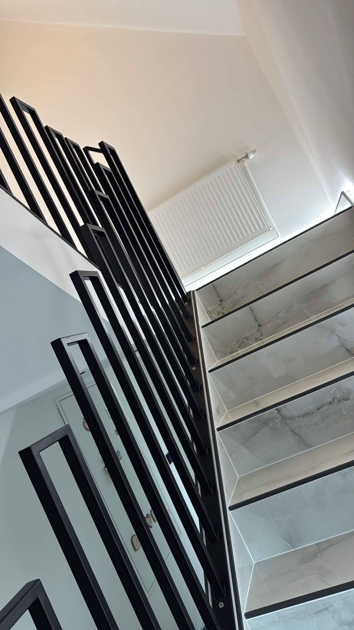 Schwarzes Edelstahl-Geländer - Modernes Design & Hohe Stabilität